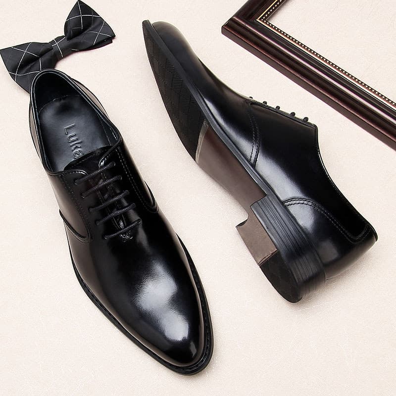 Homens na moda sapatos de couro apontou Toe versão coreana couro genuíno negócios Formal Wear Commuter estilo britânico