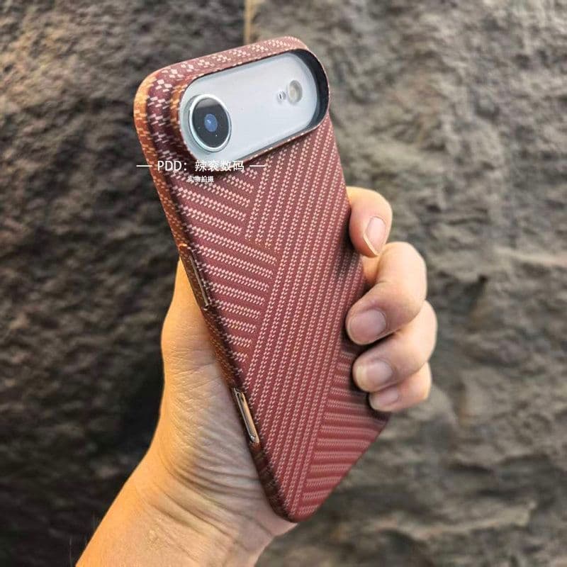 Capa para iPhone 17 16 15 14 Pro/Pro Max com Textura de Fibra de Carbono, Antichoque e Cobertura Total