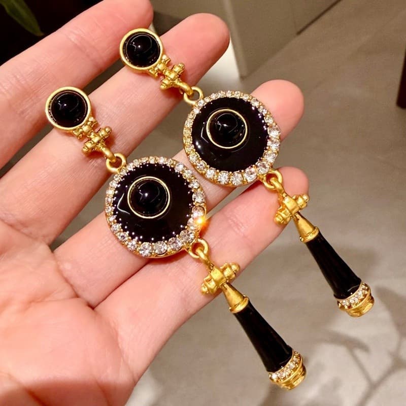 1 Par De Brincos Redondos Com Pingente Cônico Esmaltado Preto De Zircônio Estilo Antigo