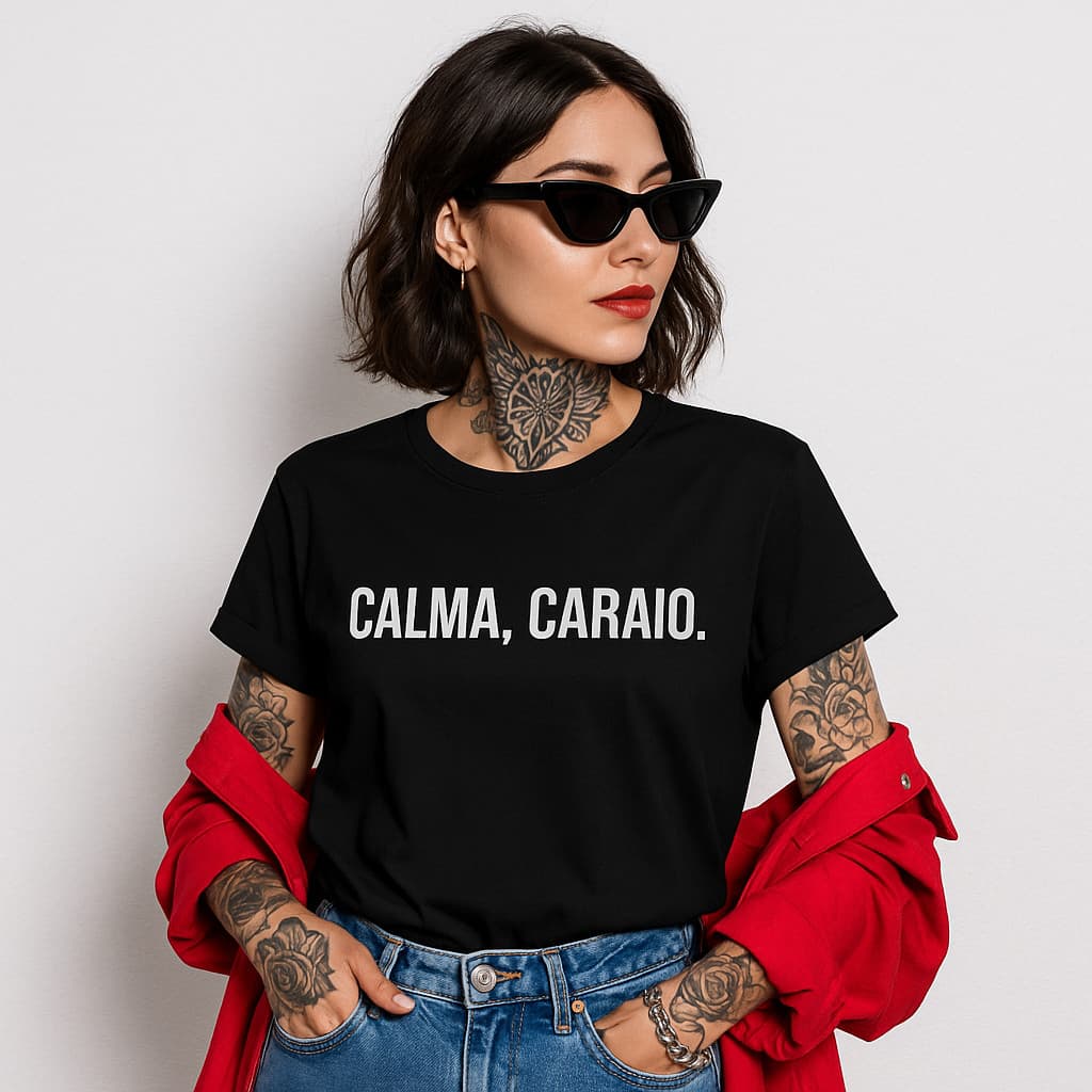 Camiseta Feminina Preta T-shirt  Estampa Frases Calma Caraio Meme Blusa Algodão Cor Estampa Surpresa