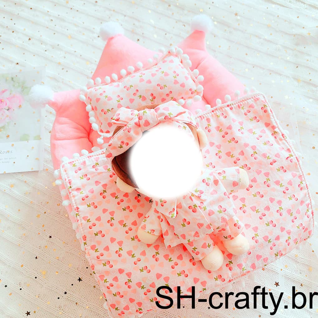 Mini Cama Fofa Para Sofá De Boneca Inclui Travesseiro E Cobertor Colchão De 20 Cm De Poliéster