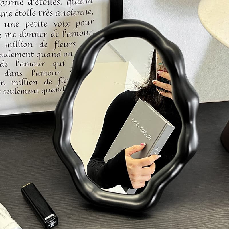 Luz de luxo pequeno espelho doméstico de alto valor espelho de maquiagem desktop pode suportar decoração de dormitório e