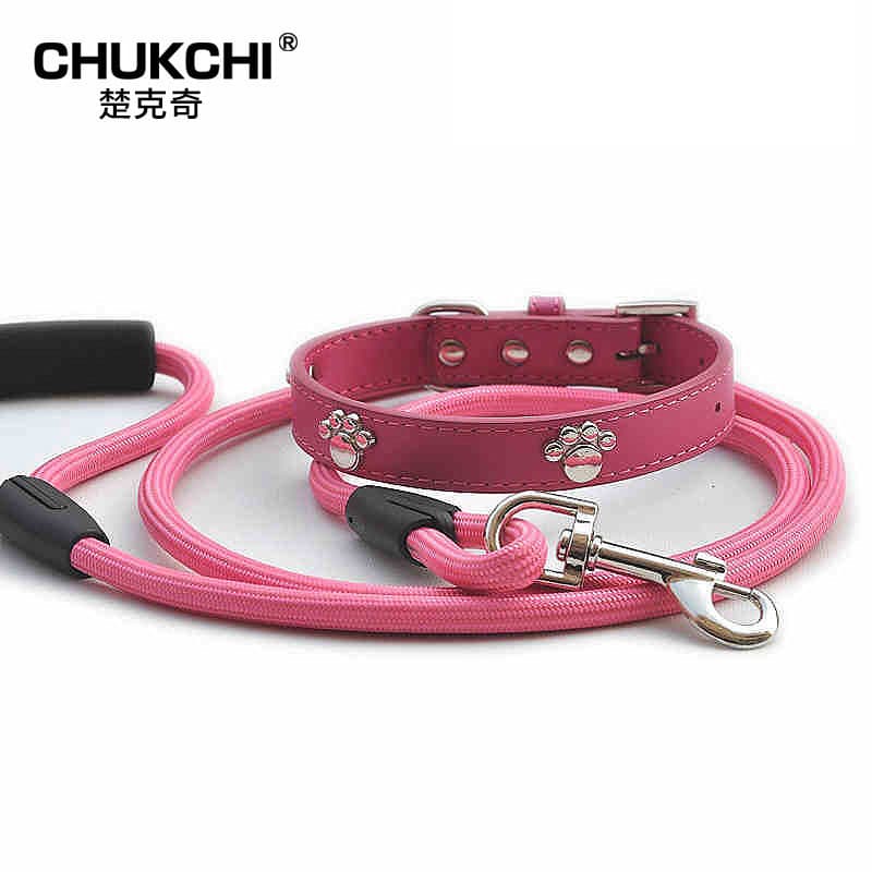 CHUKCHI Conjunto de coleira com estampa de pata de cachorro de estimação Coleira de couro para cachorro e gato