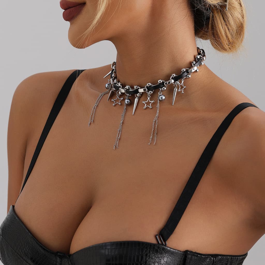 Metal pesado Punk estilo gótico menina colar estilo europeu americano estrela de cinco pontas borla corda de couro claví