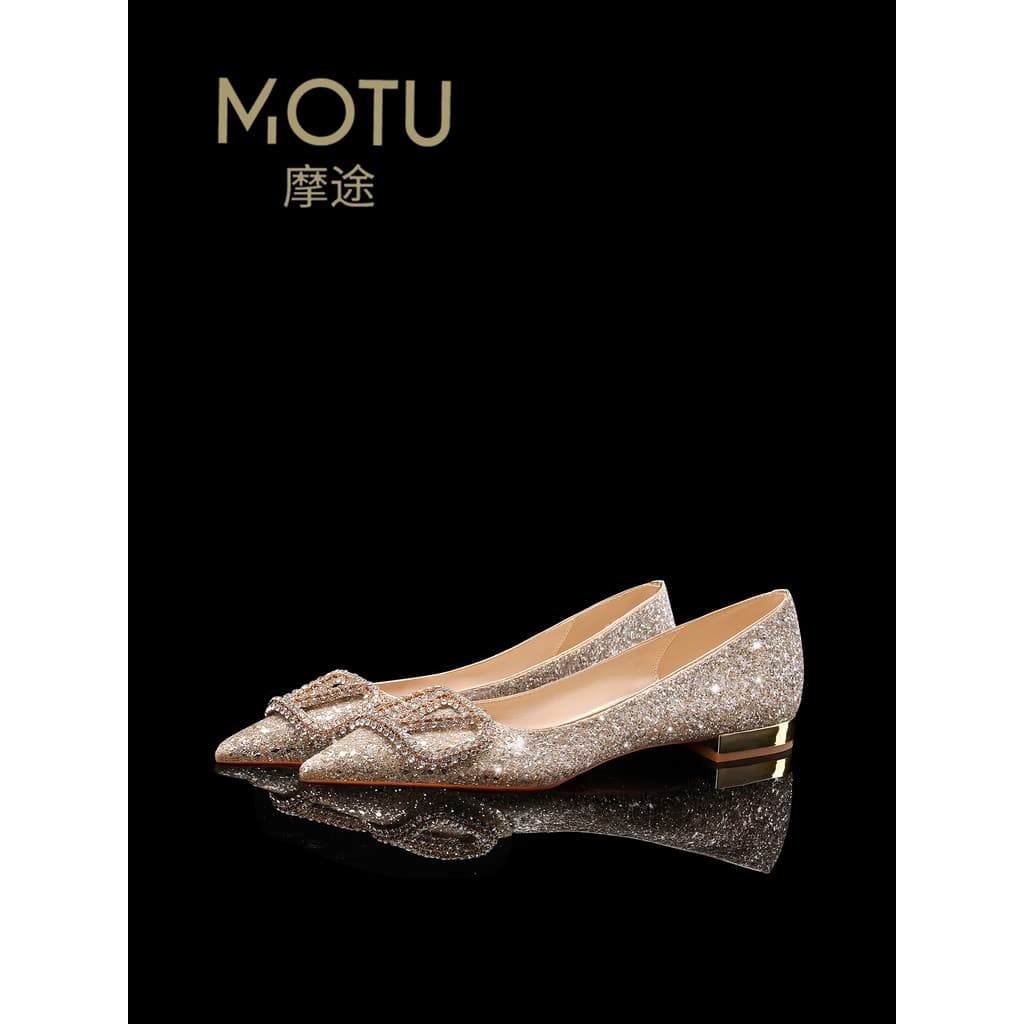 Sapatos de casamento femininos 2026 novo estilo plano confortável não cansado pés cristal champanhe ouro estroboscópio e