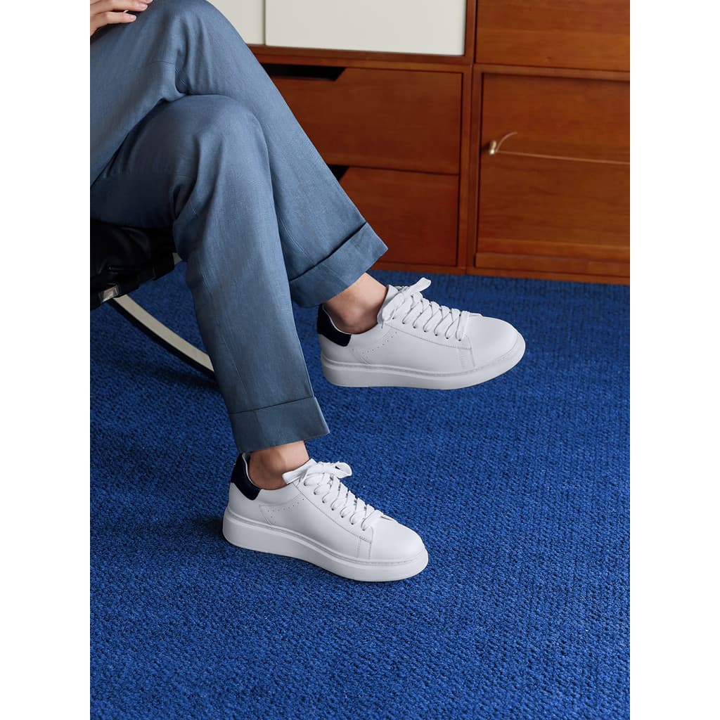 ThomWills Sapatos masculinos sapatos brancos aumento interno de sola grossa tênis de cauda preta sapatos casuais de cour
