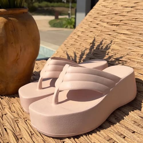 Sandália Feminina Plataforma Nuvem Delta Chinelo Salto Bloco Mode Blogueira
