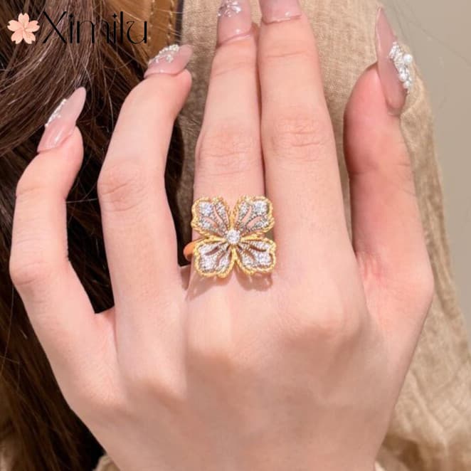 ⭐ Estilo palácio anel de flor de quatro folhas nicho requintado feminino luz luxo banquete de casamento jóias