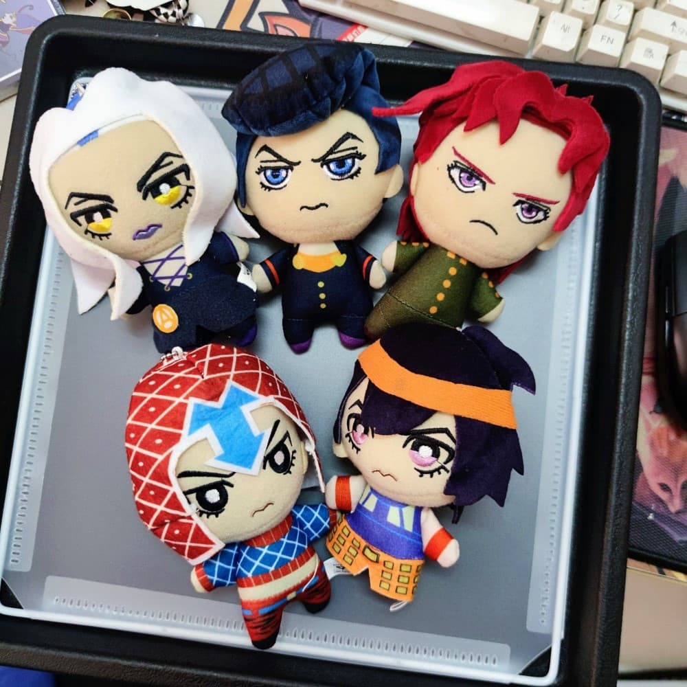 Brinquedo de pelúcia de anime Jojo's Bizarre Adventure, Boneco de pelúcia 2D de Kujo Jotaro com Círculo de Olhos Pretos