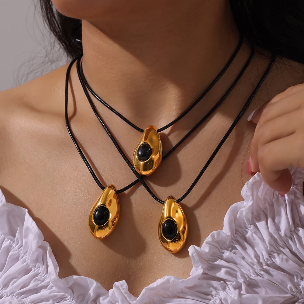 Corda de couro gota de água incrustada ágata pingente colar Material de aço inoxidável banhado a ouro jóias femininas