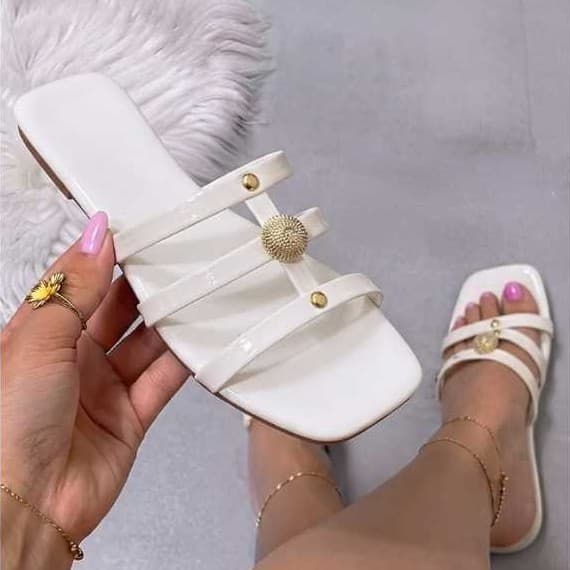 Rasteirinha Feminina Sandália Brilho Strass Com Detalhes Dourados Lançamento