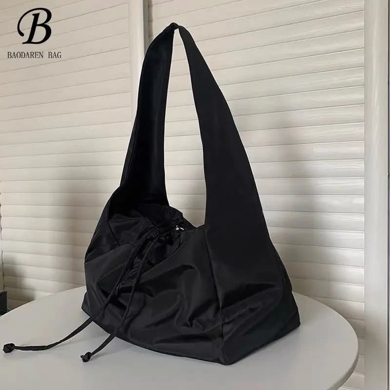 Bolsa Mensageiro, Estilo Hong Kong, Casual e Estilosa, Material de Lona Impermeável, Grande Capacidade, Versátil, Feita