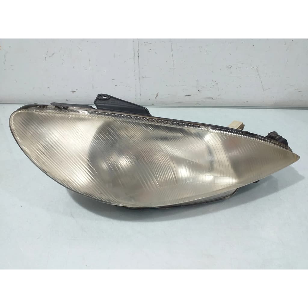 Farol Dianteiro Direito Peugeot 206 2000 2010 Detalhe