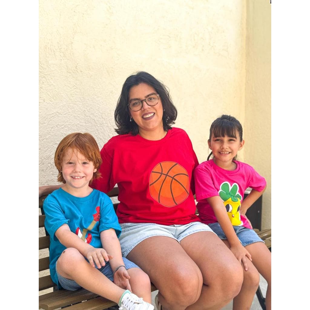 Camiseta Vermelha Infantil e Adulto Davi 3 Palavrinhas  Estampa Bola de Basquete