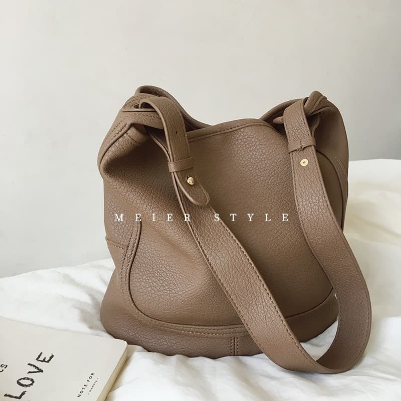 Coreia coreia ins saco balde de couro macio Retro moda axilas saco grande capacidade bolsa de ombro saco do mensageiro c