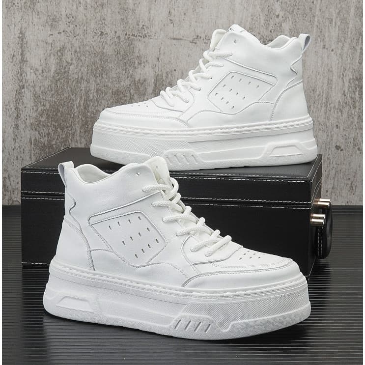 Sapatos brancos de alta qualidade masculinos 2026 primavera novo estilo sapatos casuais de sola grossa botas brancas mas