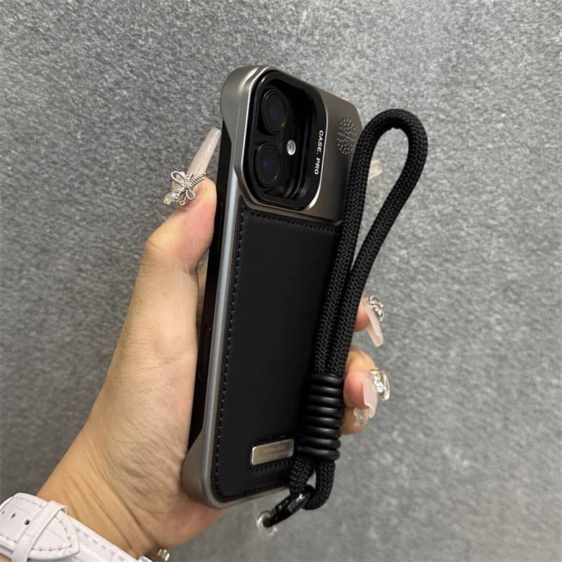 Adequado para iPhone17promax couro liso alça de mão caso do telefone Apple 16 High-End lente titular capa protetora 15