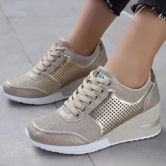 2026 Novo estilo casual sapatos de salto cunha 2026 outono inverno estilo sola grossa aumento interno sapatos de sola gr