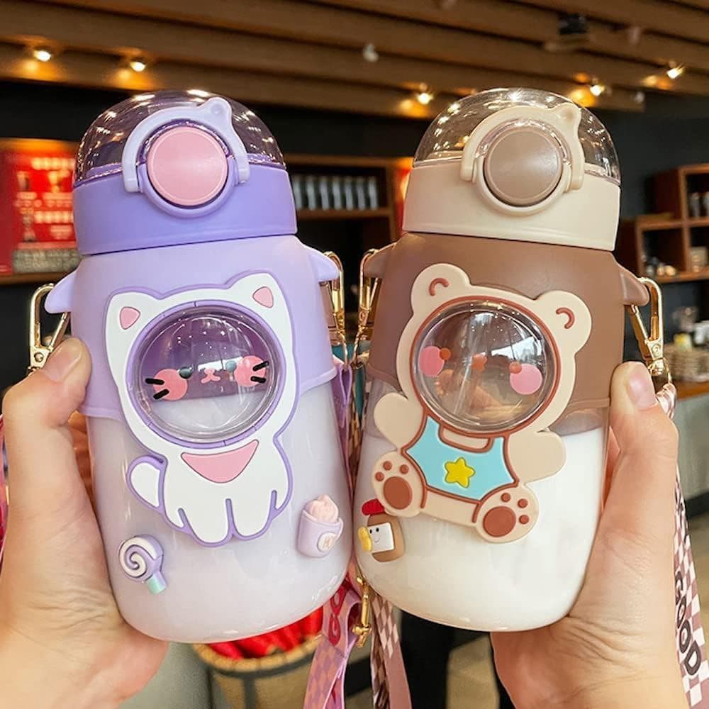 Garrafa de Água Kawaii Bear com Canudo e Alça de Ombro, 25oz, Bonita, Grande Capacidade, Portátil, com Adesivos 3D para