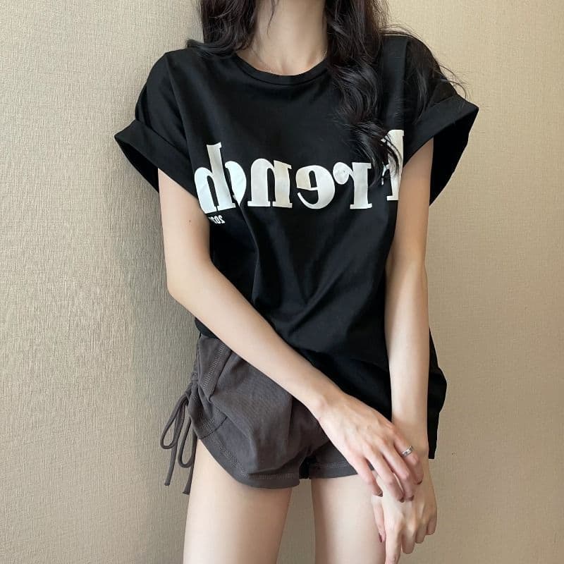 Camiseta feminina solta de manga curta