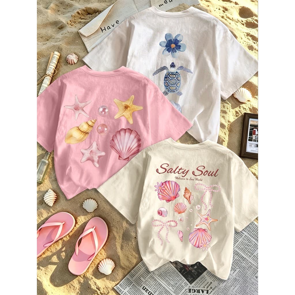Camiseta Feminina de Manga Curta e Gola Redonda, Estampada com Padrão Desenhado à Mão de Tartarugas Estilo Praia