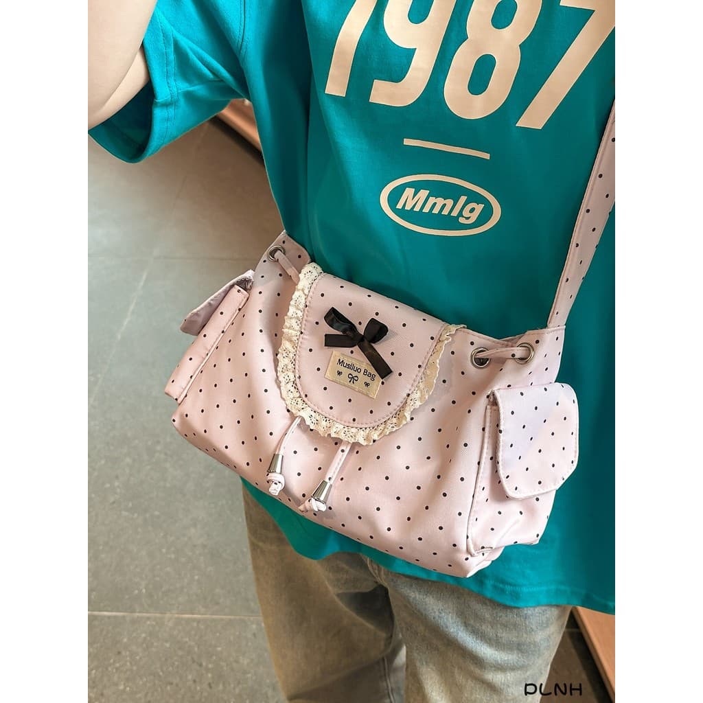 Estilo japonês ins estilo arco bolinhas bolsa de ombro feminina renda aba Crossbody saco nicho Design Commuter saco