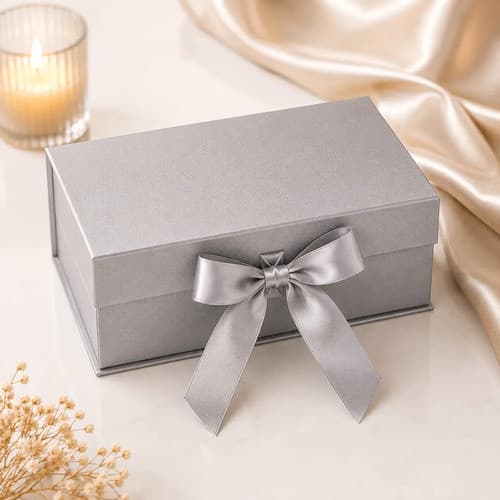 Caixa Presente Rígida Fecho Magnético Laço Cetim 28x20x9cm Prateado