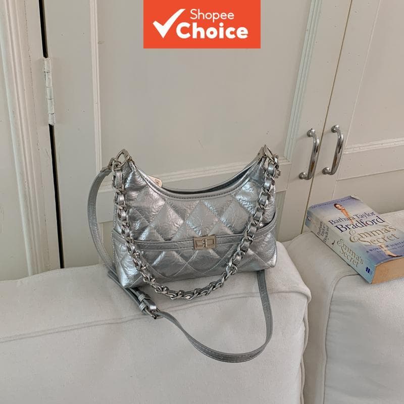 Uma bolsa tiracolo de ombro única de nicho, mas extremamente popular, uma bolsa casual de grande capacidade, uma bolsa