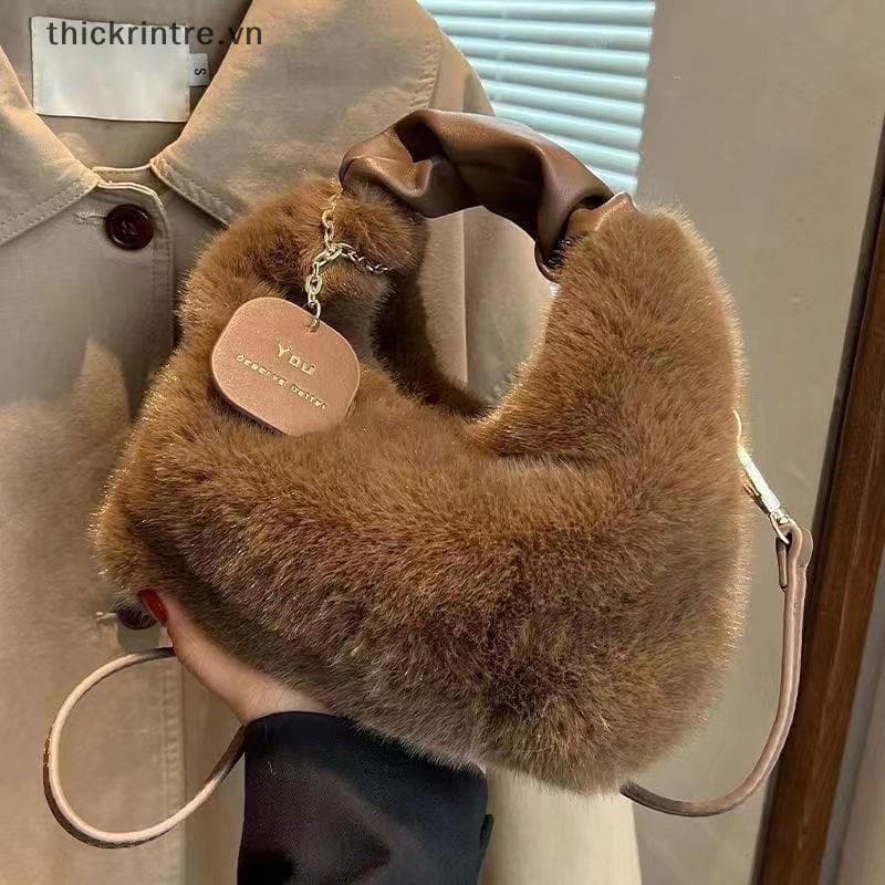 Bolsa de Pelúcia Feminina THI com Alça de Ombro Franzida, Pequena Bolsa Transversal Feminina, Bolsa Casual, Bolsa Hobo M