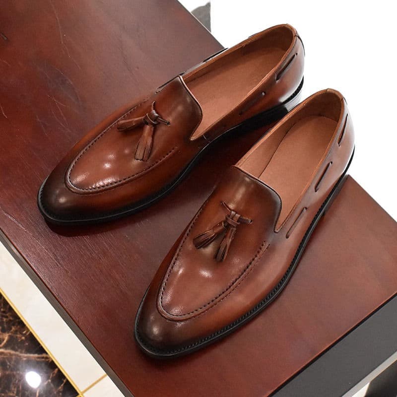 Mocassins masculinos na moda Su estilo britânico deslizamento em sapatos de couro masculino negócios Formal Wear casamen
