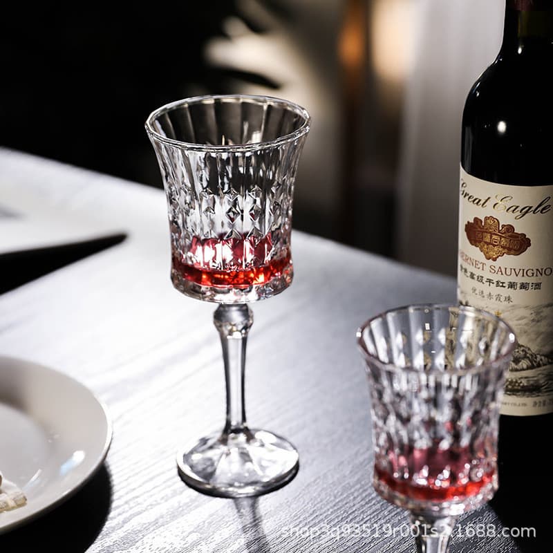 Nicho francês em relevo flor taça champanhe vidro de alto valor feminino copo de vinho Retro europeu vidro