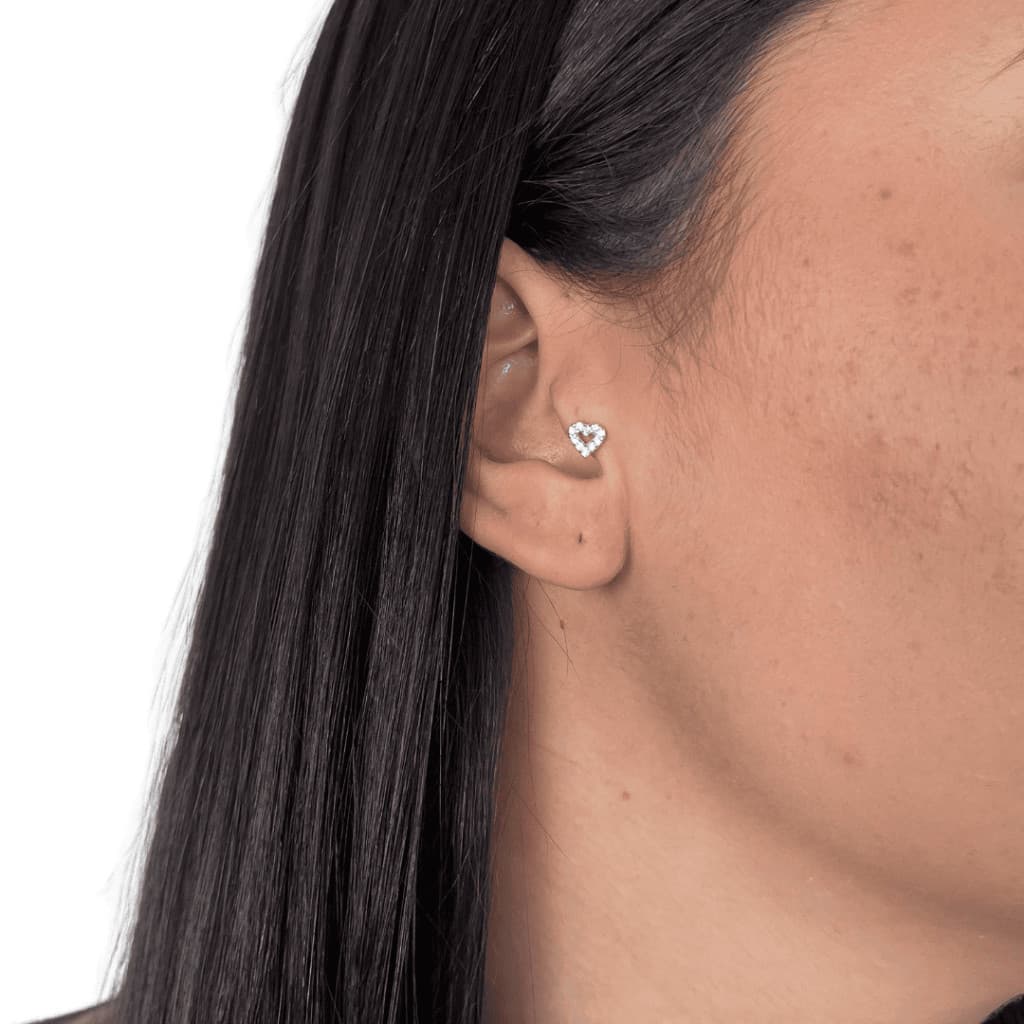 Piercing Tragus Coração Cravejado  Aço inox prateado moda fashion
