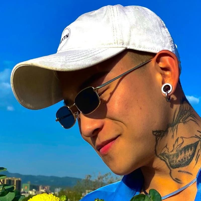 Kuaishou Tik Tok escalada senhora mesmo estilo óculos de sol versão coreana pequeno quadro quadrado influenciador óculos