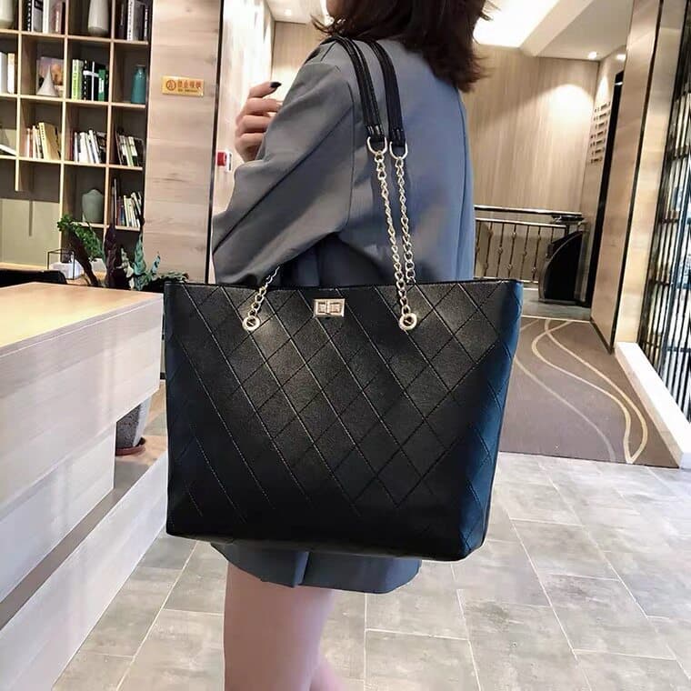 Bolsa bolsa transversal feminino Versão coreana na moda simples portátil fada bolsa grande de couro macio