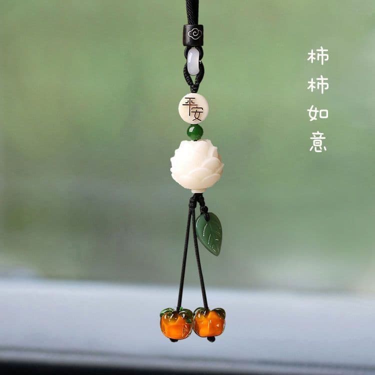 Que tudo corra bem: Pingente de carro feito de vidro em formato de caqui, decoração suspensa para o espelho retrovisor d