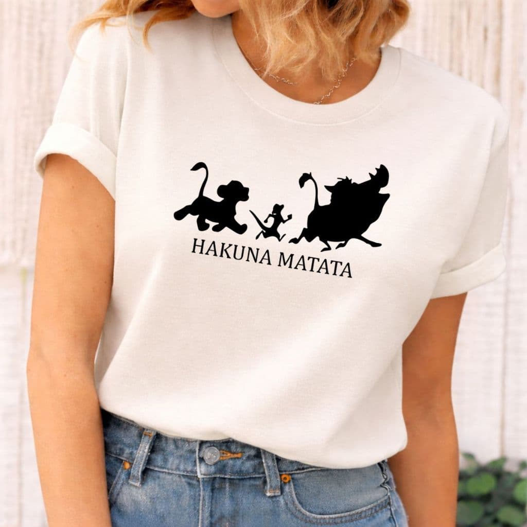 Camiseta Feminina Hakuna Matata Blusa 100%Algodão Timão e Pumba Tshirt Premium
