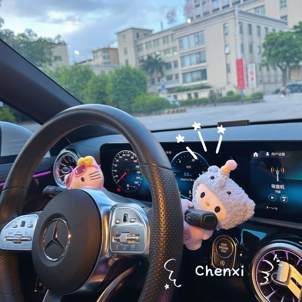 Pingente de espelho retrovisor de pelúcia, chaveiro em formato de coração, acessório de carro fofo para meninas, estilo