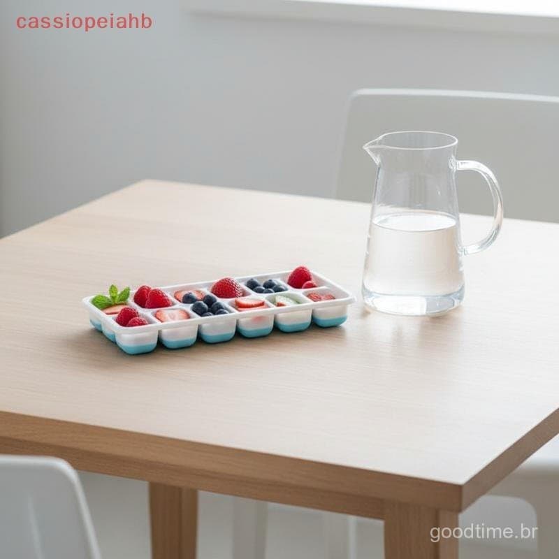 Conjunto de 4 peças de formas para cubos Gelobo, equipadas com tampas de silicone, cada uma comporta 14 peças, fáceis de