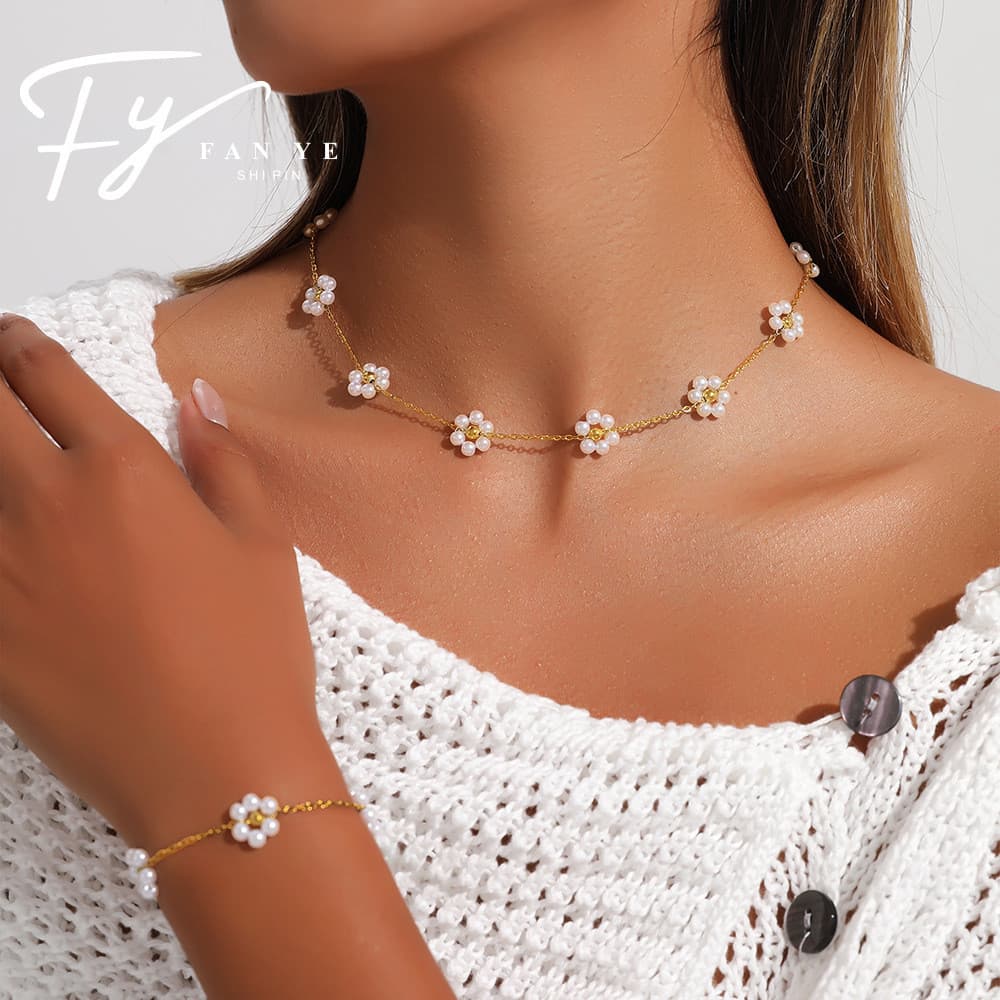 Colar com pulseira de pérola e flor de aço inoxidável combinado