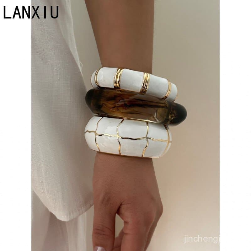 LANXIU Conjunto de 3 Pulseiras Empilháveis Retro Brancas Esmaltadas com Acabamento Dourado, Joias para Ocasiões Especiai