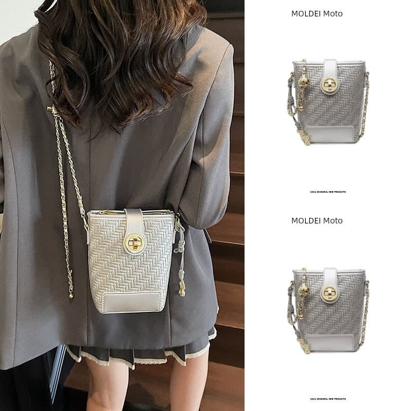 bolsa feminina Bolsa Verão High-End luz luxo Commuter telefone móvel mensageiro pequeno saco feminino 2026 novo estilo p