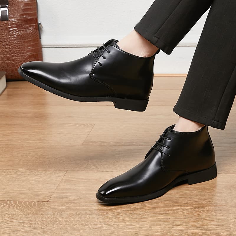 Botas Martin da moda masculinas de cano médio All-Match botas de couro casuais botas masculinas pontiagudas estilo britâ