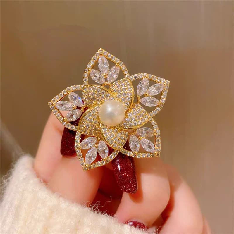 Broche De Flor De Cristal De Luxo Para Mulheres Tom Dourado CZ Pérola Lapela Pino Festa De Casamento Acessórios De Vesti