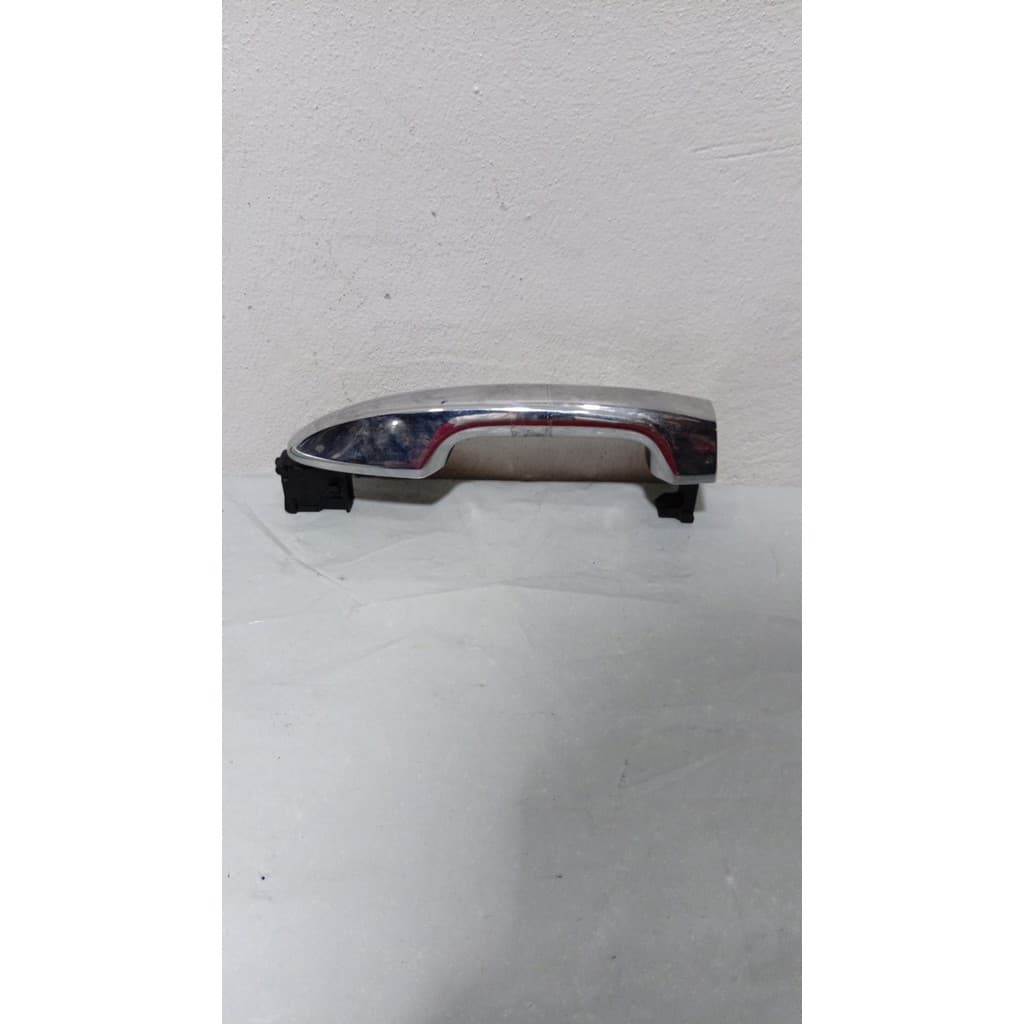 MAÇANETA EXTERNO PORTA TRASEIRA DIREITA TOYOTA YARIS 21/22