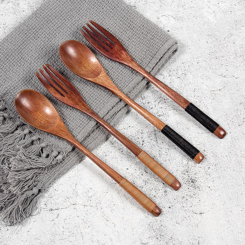 Conjunto criativo de 3 peças em estilo japonês, composto por colheres, garfos e hashis, feito de madeira nanmu para uso