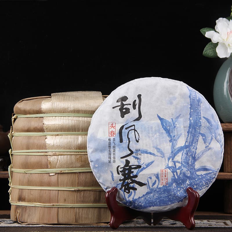 Yiwu Scratch Fengzhai pu'er chá cru Yunnan Qizi bolo chá primavera chá árvore antiga cru pu'er bolo chá mel chá perfumad