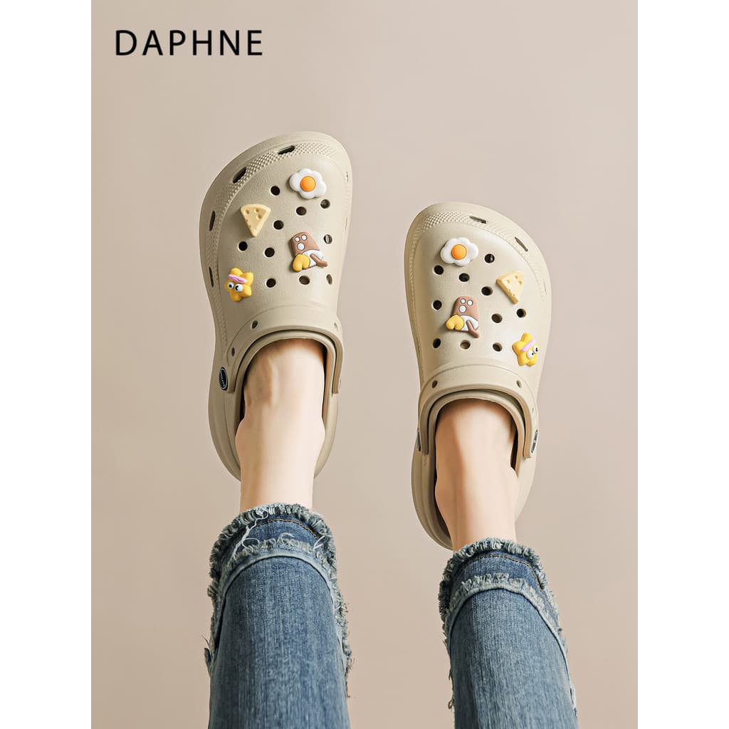 Daphne sapatos de sola grossa aumentando buraco feminino 2026 novo estilo verão exterior usar sapatos de praia merda-pis