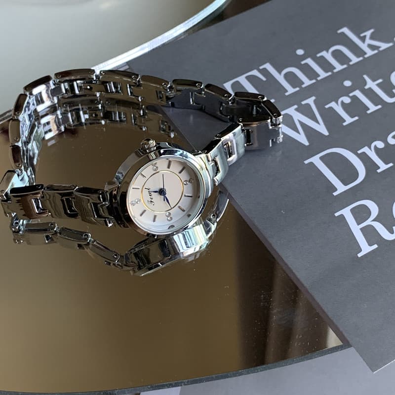 relogio feminino relogio feminino pequeno CHIC Chain Pequeno Relógio Retro Casual Feminino Requintado