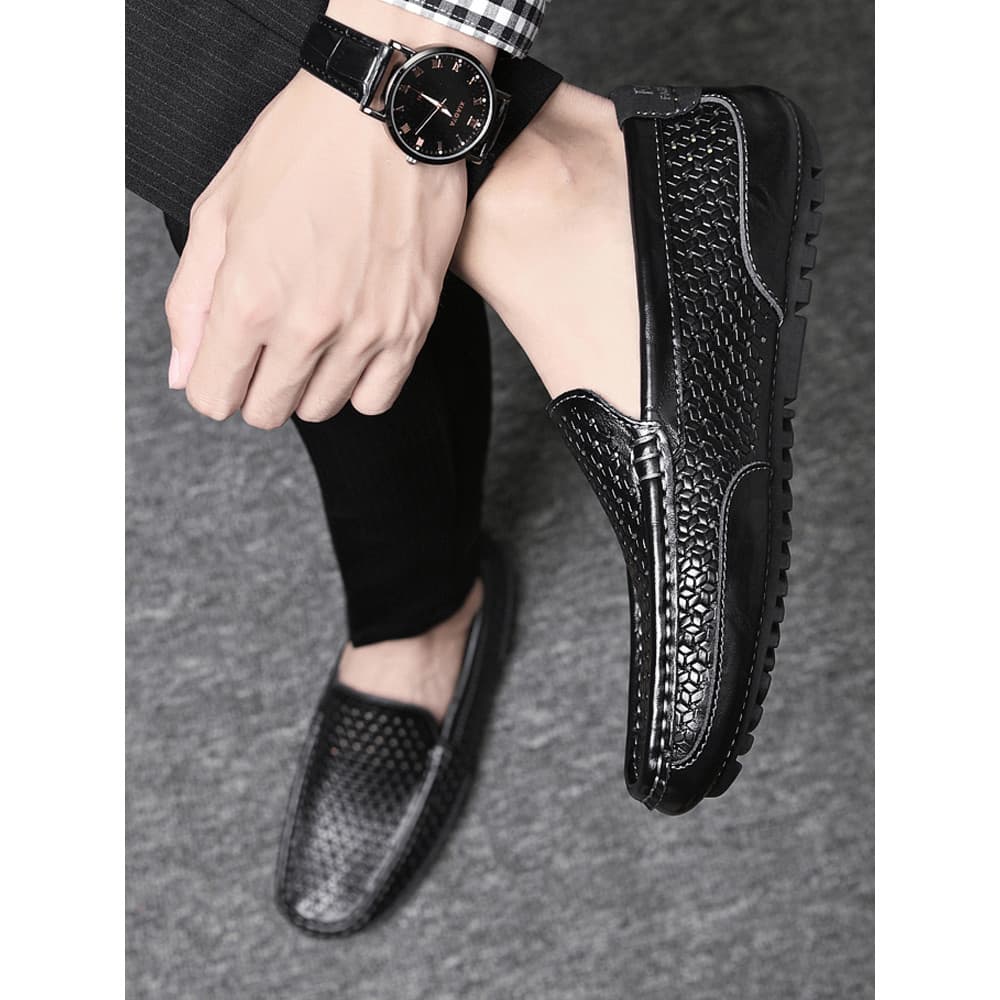 2026 verão novo estilo ervilhas sapatos masculinos respirável versão coreana sandálias de couro oco sapatos de couro cas