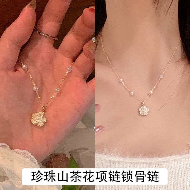 Xiaohongshu mesmo estilo primeiro amor camélia flor colar feminino Retro pérola clavícula corrente nicho jóias acessório